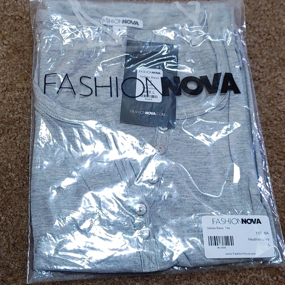 Fashion Nova Nelida Basic Tee - Picture 4 of 6